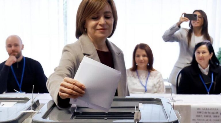 7022caadfc6216e6e71925af8a16be42