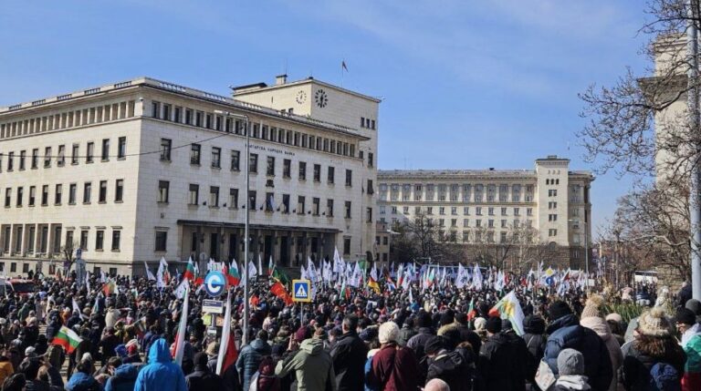 6edb4476ca43bd7b47e0ce6bfd9f15ef