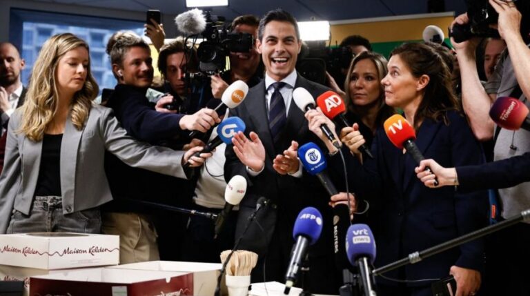 7df088c8964e2f6ebf0c068a9a7d54b8