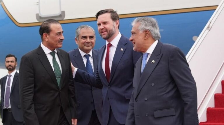 74b982a493425e5f3281db5f27ae1701